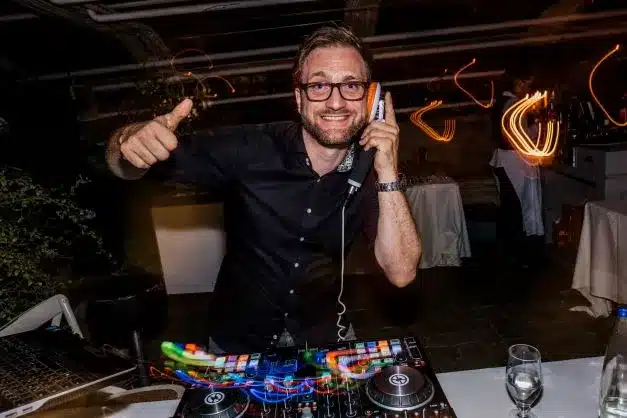 Hochzeits-DJ finden: Checkliste für München 2026